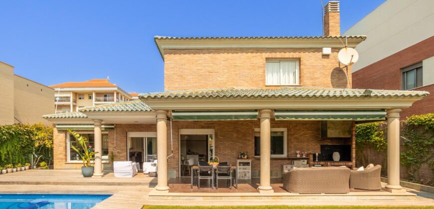 Chalet de lujo en el Grau de Burriana a 150m del mar
