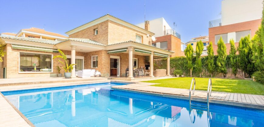 Chalet de lujo en el Grau de Burriana a 150m del mar